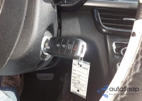 2018 Kia Optima S из США, поврежденный, VIN 5XXGT4L35JG208250